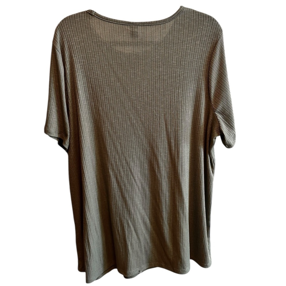 NWT Light Green Loose Fitting Tee - Picture 9 of 10